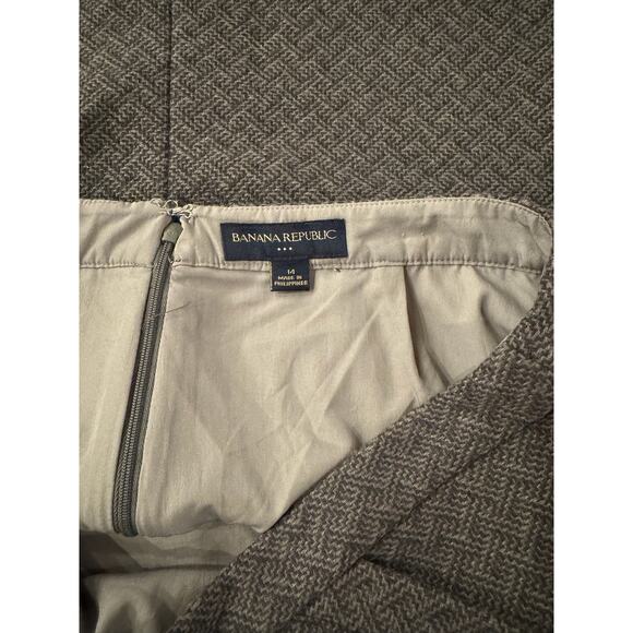 Banana Republic Wool Knee Length Skirt Heritage Gray Button Accent Pockets Sz 14 - Picture 3 of 11